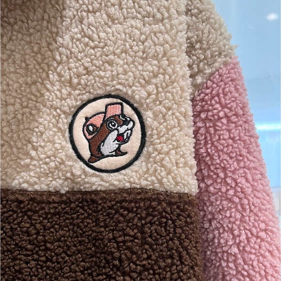 Fuzzy Bucees sweater - Picture 2 of 3